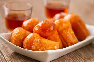 Quelle est cette variation napolitaine du baba, imbibée de rhum ou de limoncello ?