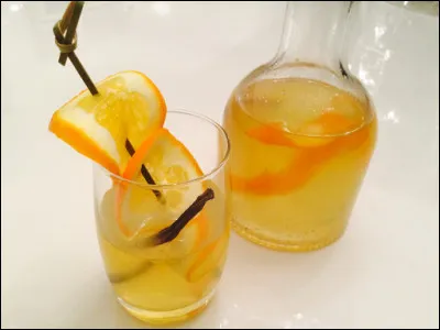 Pour Noël, aux Antilles, on boit un rhum arrangé préparé avec des écorces d'agrumes. C'est...