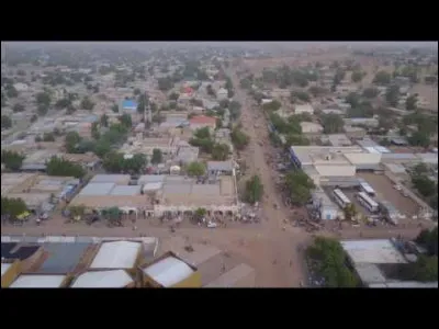 Zinder, 350 000 habitants, est une ville d' ...