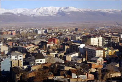 Erzurum, 560 000 habitants, est une ville d' ...