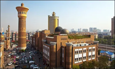 Urumqi, 3,5 millions d'habitants, est une ville d' ...