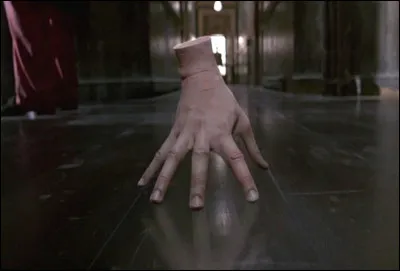 Quel est le titre du film dont cette main appelée ''La Chose'' est l'un des personnages ?