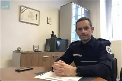 Comment appelle-t-on un journal où sont consignés l'ensemble des événements de la vie d'une association, d'un commissariat de police ?