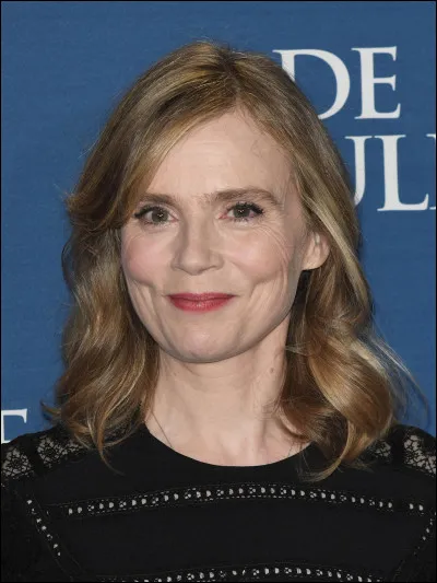 L'actrice sur la photo est Isabelle Carré.
