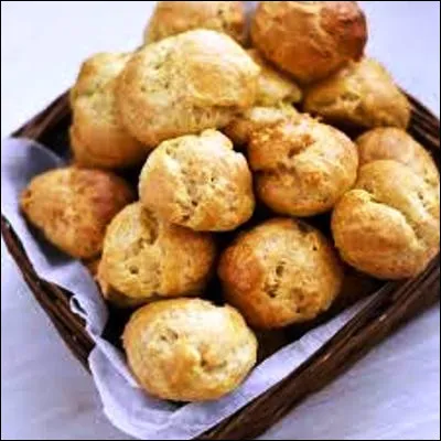 Quel nom g&eacute;n&eacute;rique d&eacute;signe les p&acirc;tisseries en forme de boule &agrave; base d�une p&acirc;te cuite en deux temps, comme les goug&egrave;res ?