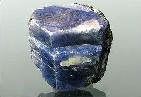 Quel est le nom de cette pierre prcieuse qui fait clbrer les noces de mariage de 16 ans ?