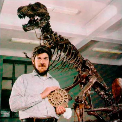 Quel moyen mnémotechnique a été créé par Stephen Jay Gould pour se rappeler des périodes du Paléozoïque ?