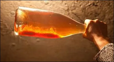 Le vieillissement sur lattes, c'est la décomposition des levures, qui meurent doucement après la prise de mousse (autolyse des levures) c'est la maturation organoleptique.
Mais quelle est la durée minimum réglementaire pour tous les champagnes (sans année et millésimés) entre tirage et dégorgement ?