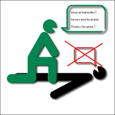 Une victime inconsciente est devant vous, que faites-vous ?