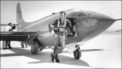 Quel est le nom de l'aviateur qui fut le premier à franchir le mur du son, à bord de l'avion fusée Bell X-1 ?