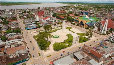 Pucallpa, 200 000 habitants, est une ville d' ...