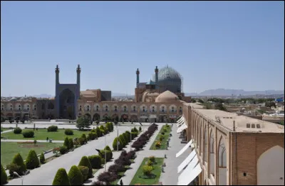 Ispahan, 2 millions d'habitants, est une ville d' ...