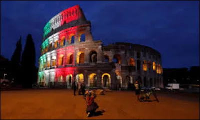 Qui fut finaliste de cette édition ?