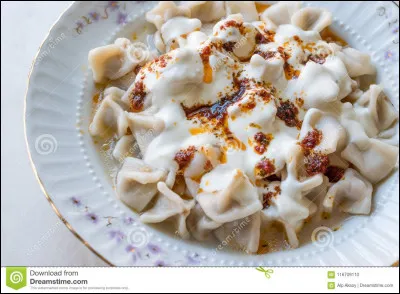 Quel est le nom de ces petits raviolis de Turquie, farcis de viande de mouton ou de b�uf, servis avec une sauce au yaourt ?