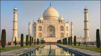 Alors, le Taj Mahal se trouve en ______.