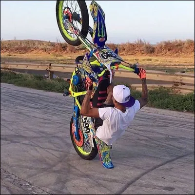 Pourquoi la majorité des riders ne porte pas de casque en roue arrière ?