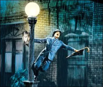 Qui est la partenaire de Gene Kelly dans "Chantons sous la pluie" ?
