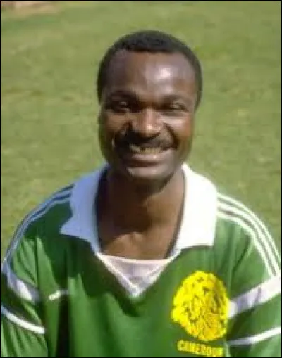 Quel célèbre attaquant camerounais, alors âgé de 38 ans et ayant fait essentiellement sa carrière en France, marqua 4 buts durant cette Coupe du monde ?