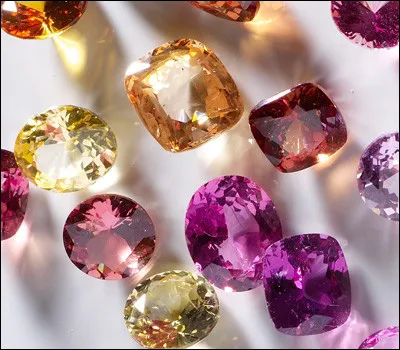 Et pour finir ce quiz, exceptionnellement, je t'autorise à siffler en travaillant pour trouver le nom de ces personnages : Heigh-o heigh-o, on rentre du boulot !