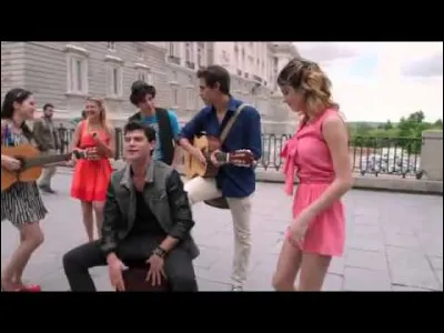 Dans la saison où partent Diego, Violetta, Francesca et León, lors de leur voyage où vont-ils ?