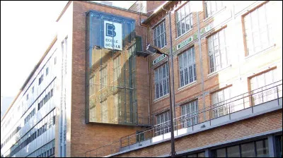 Dans quelle ville ''L'École Boulle'' est-elle située ?