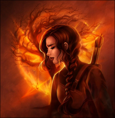 Katniss propose une alliance à Rue, qui lui rappelle sa petite sœur Prim que ce soit dans l'allure ou le comportement. Les alliées prévoient de détruire les réserves des tributs de carrière. Rue fournit une source de distraction pour les carrières, tandis que Katniss s'occupe des provisions. Elle remarque que le sol contient...