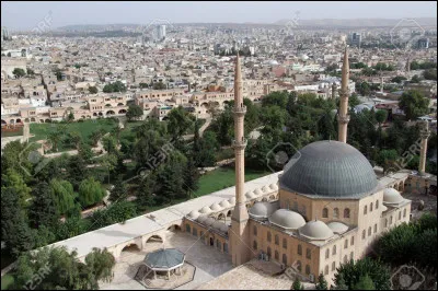 Urfa, 600 000 habitants, est une ville d'...