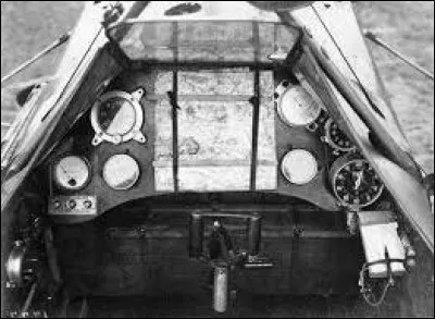 Comment se déroule la navigation à bord d'un avion de cette époque ?