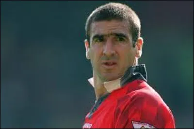 Comment s'appelle le frère, lui aussi footballeur professionnel, d'Eric Cantona ?