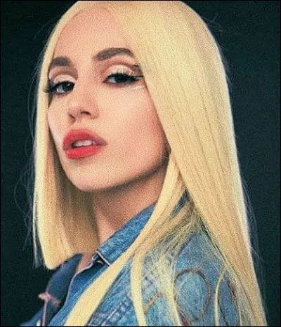 Sa coupe de cheveux asymétrique était-elle à la base une erreur ?