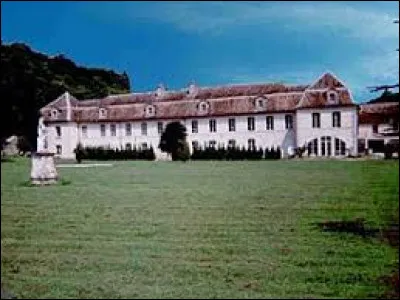 Je vous propose de partir dans le Grand-Est à la découverte de l'abbaye de l'Étanche, à Rollainville. Village de l'arrondissement de Neufchâteau, il se situe dans le département ...