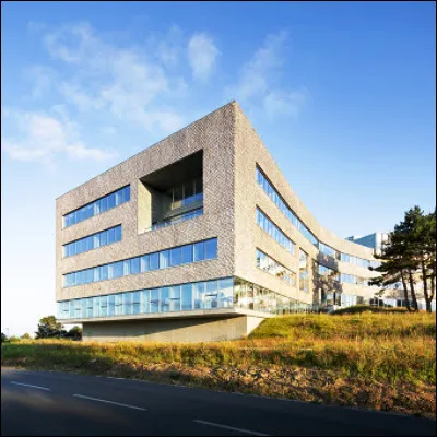 Comment s�appelle le centre de recherches gouvernemental en oc&eacute;anographie pr&eacute;sid&eacute; actuellement par Fran&ccedil;ois Houiller ?