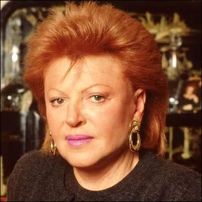 Quel serpent donne son nom &agrave; un accessoire vestimentaire associ&eacute; entre autres &agrave; R&eacute;gine ?