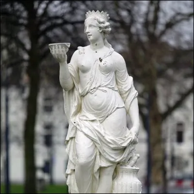 Quelle d&eacute;esse romaine du printemps est la femme de Pluton ?