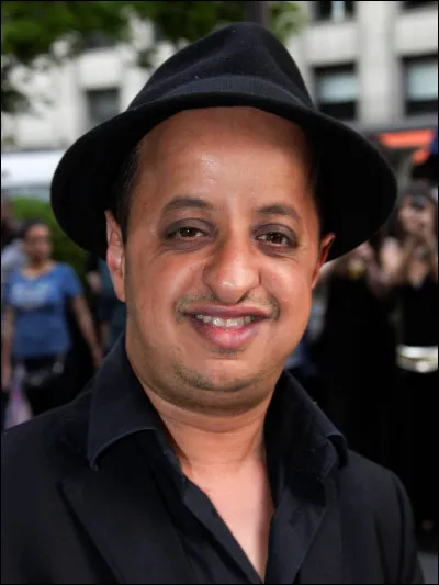 C'est un humoriste et acteur, il s'agit de...