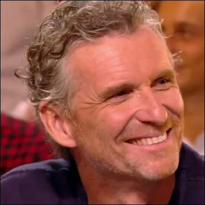 Il est souvent à la télé et présente des émissions connues, il s'agit de...