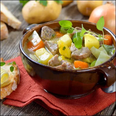 Qu'a bien pu donner le verbe français du XIVe s. "estuver", soit « tremper dans un bain chaud » ?