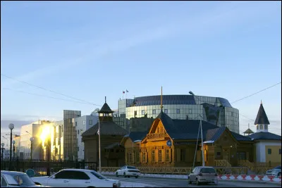 Iakoutsk, 300 000 habitants, est une ville d'...