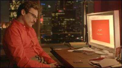 Dans quel film de Spike Jonze, Joaquin Phoenix vit-il une histoire d'amour avec la voix de Scarlett Johansson ?