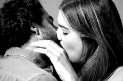 Quelle est cette chanson : "Cet amour me tue / Si ça continue / Je crèverai seul avec moi / Près de ma radio" ?