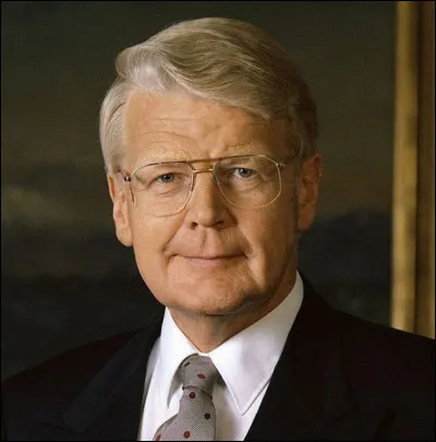 Qui est le Président de la République d'Islande ?