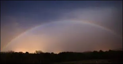Quel phénomène naturel est représenté sur l'image ?