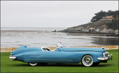 Une fois la base établie, il transmettra le "bébé" à un carrossier de la capitale de l'état [...laquelle ?] pour customiser l'ensemble !