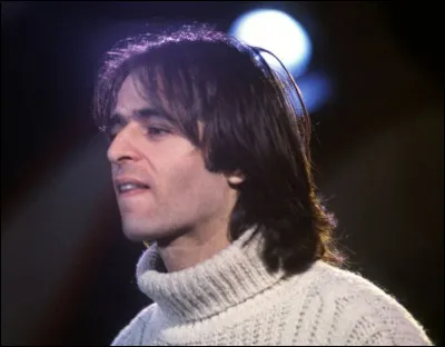 Complétez : 
"Tout va, tout fonctionne
Sans but, sans pourquoi
... en automne
Ni fièvre, ni froid"