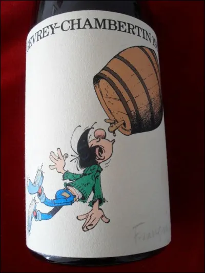 Celui-ci a une bouteille de Gevrey Chambertin à la main ! C'est un vin de son terroir ! Qui est ce monsieur ?