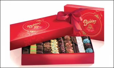 J'arrive moi-même avec mon petit cadeau : ce sont des chocolats Bonnat ! Je les ai achetés, bien entendu à Voiron. J'espère qu'ils n'ont pas fondu depuis leur départ de...