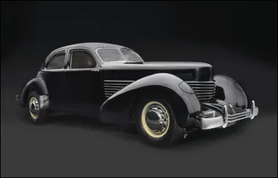 Il fut demandé au carrossier Maurice Schwartz - ayant travaillé avec le futur designer de General Motors - si transformer cette voiture [...marque ?] était dans ces cordes...