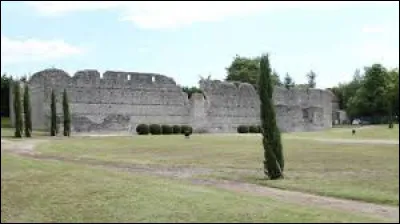 Je vous propose de partir dans le Centre-Val-de-Loire, à la découverte du bâtiment des Mazelles, à Thésée. Commune de l'arrondissement de Romorantin-Lanthenay, elle se situe dans le département ...