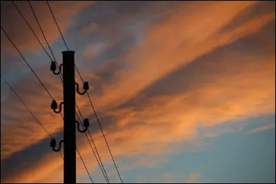 Quel nom a-t-on donné à la ligne de communication, reliant la Maison-Blanche au Kremlin ?