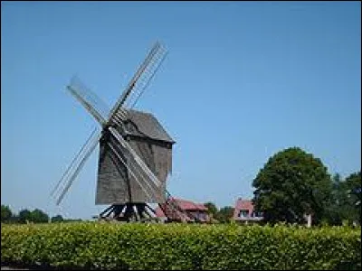 Pour voir ce moulin &agrave; vent, direction Saint-Maxent. Commune Samarienne, elle se situe en r&eacute;gion ...